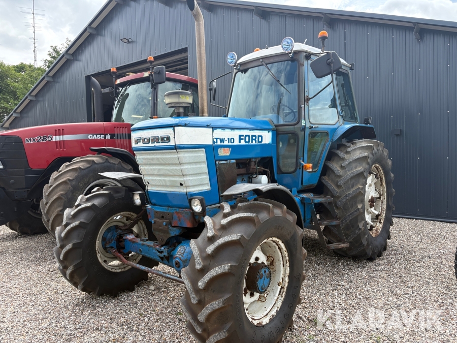 Traktor Ford TW-10