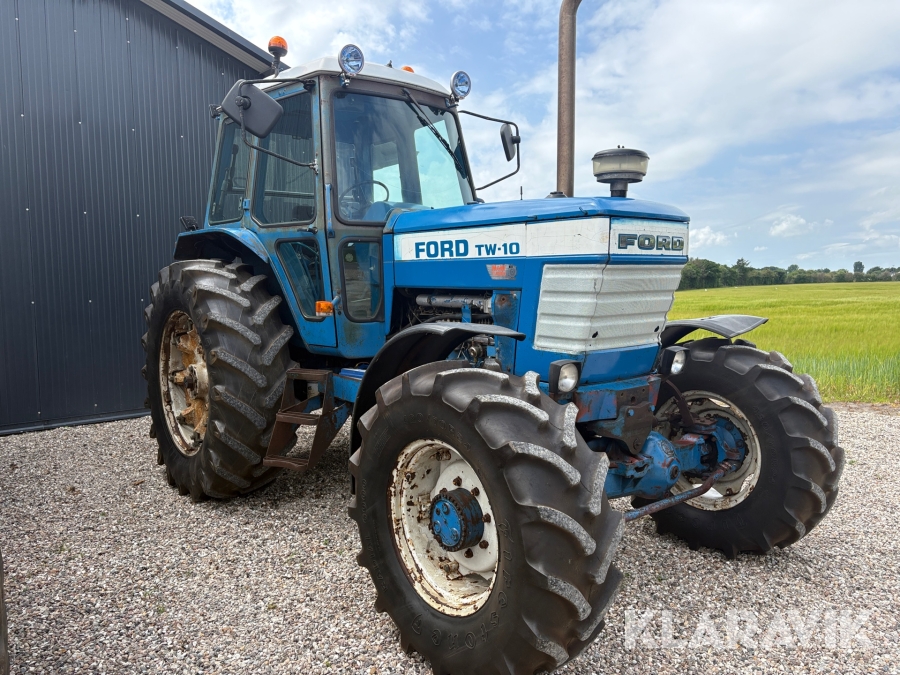 Traktor Ford TW-10