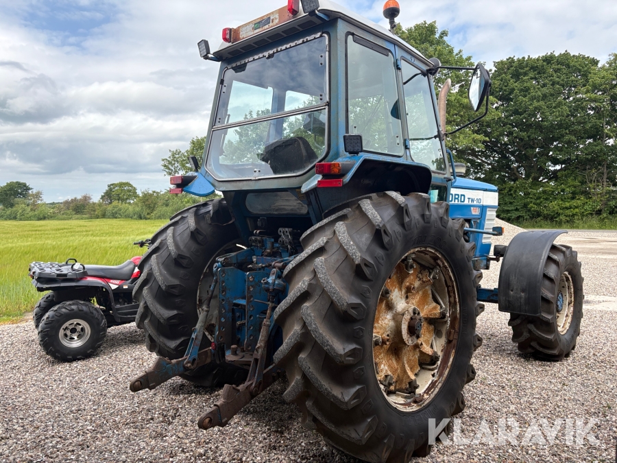 Traktor Ford TW-10