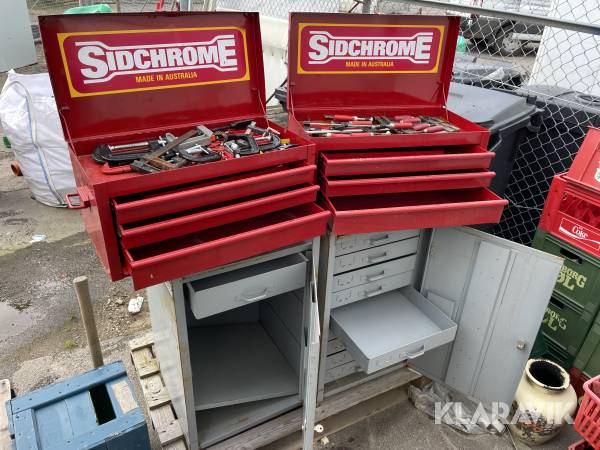 Værktøjs kasser og skabe med indhold