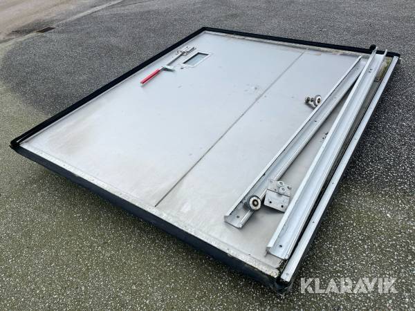 Skydedør fra kølerum