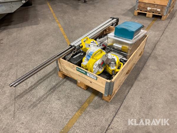 Samlet lot - aktuatorer, faldsikring og batterioplader