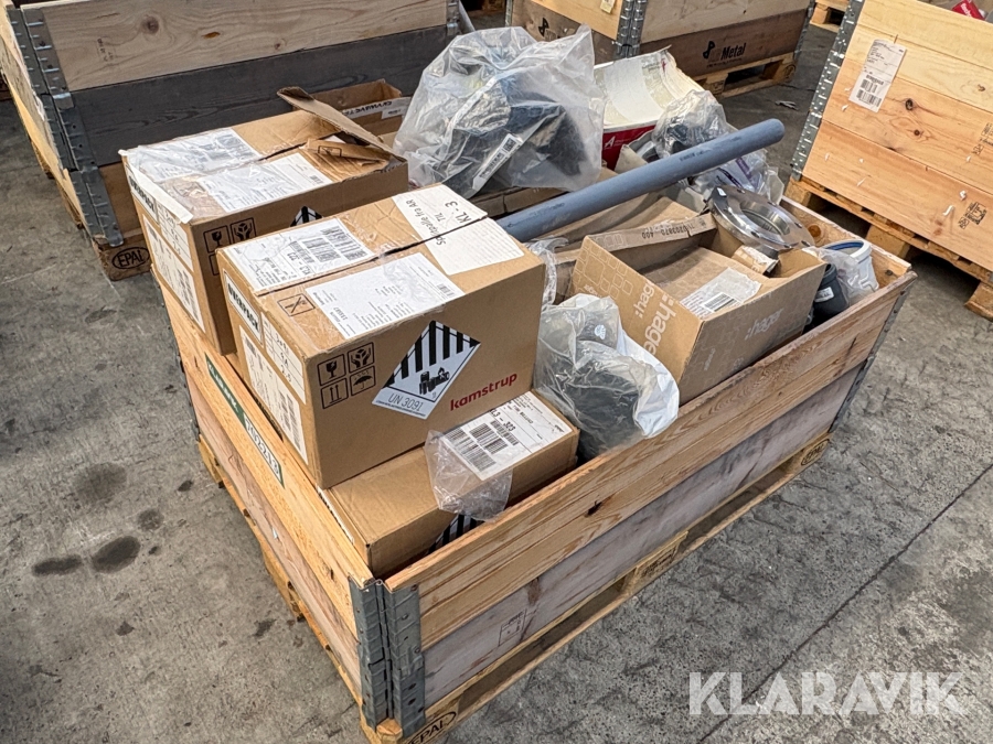 Blandet lot vvs fittings, haner, varmemålere, rør