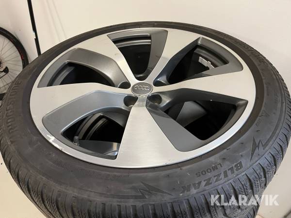 Dæk Bridgestone Blizzak LM005