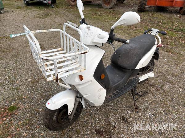 Stor knallert Emax ES1