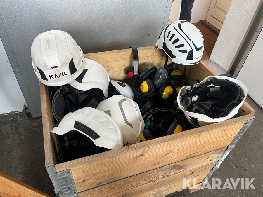 Sikkerhedshjelme og høreværn 