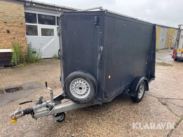 Lukket trailer Ifor Williams BV