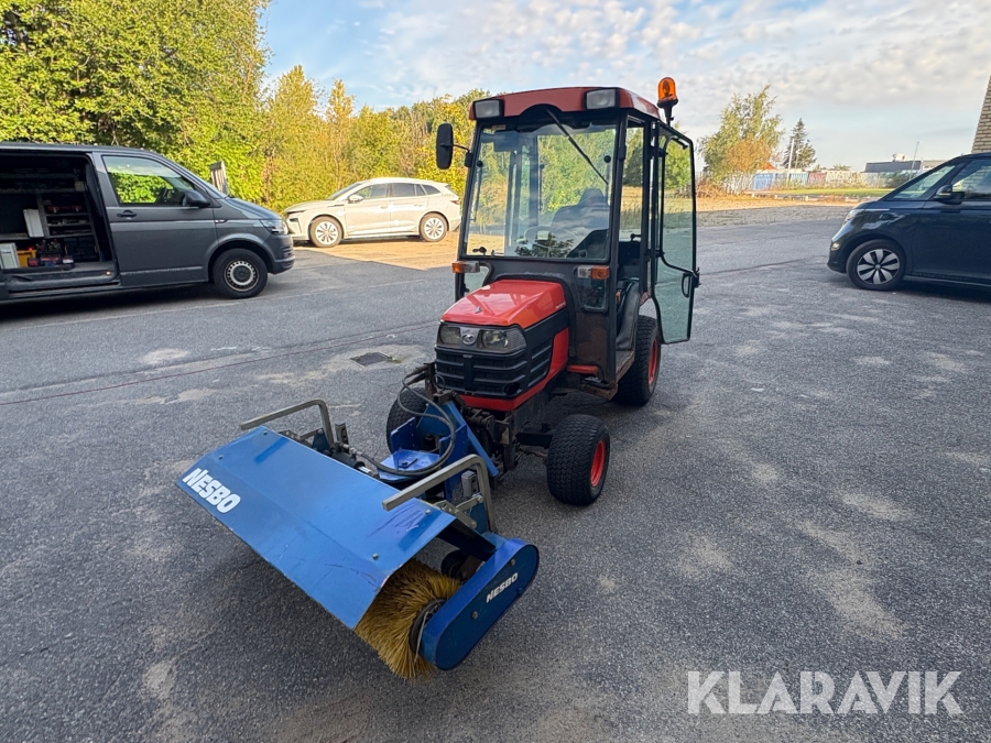 Traktor Kubota BX220 E