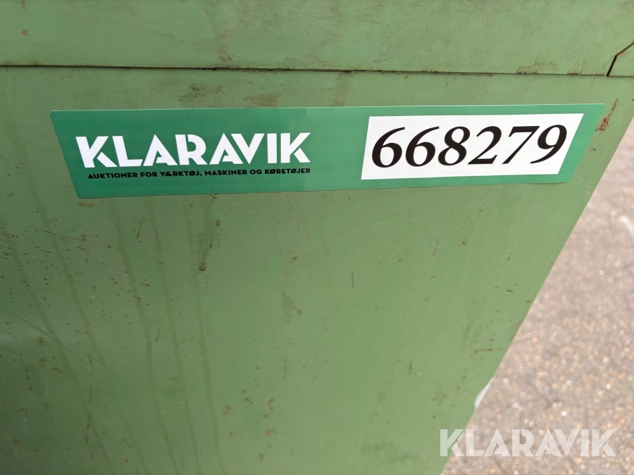 Værkstedsskabe 4 styk