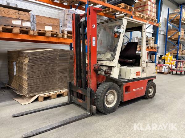 Gas truck Nissan PH02A25U