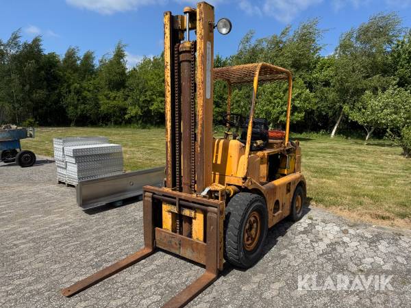Truck Towmotor 580p