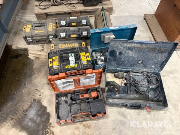 Opbevaringskasser incl defekte maskiner Bosch makita dewalt