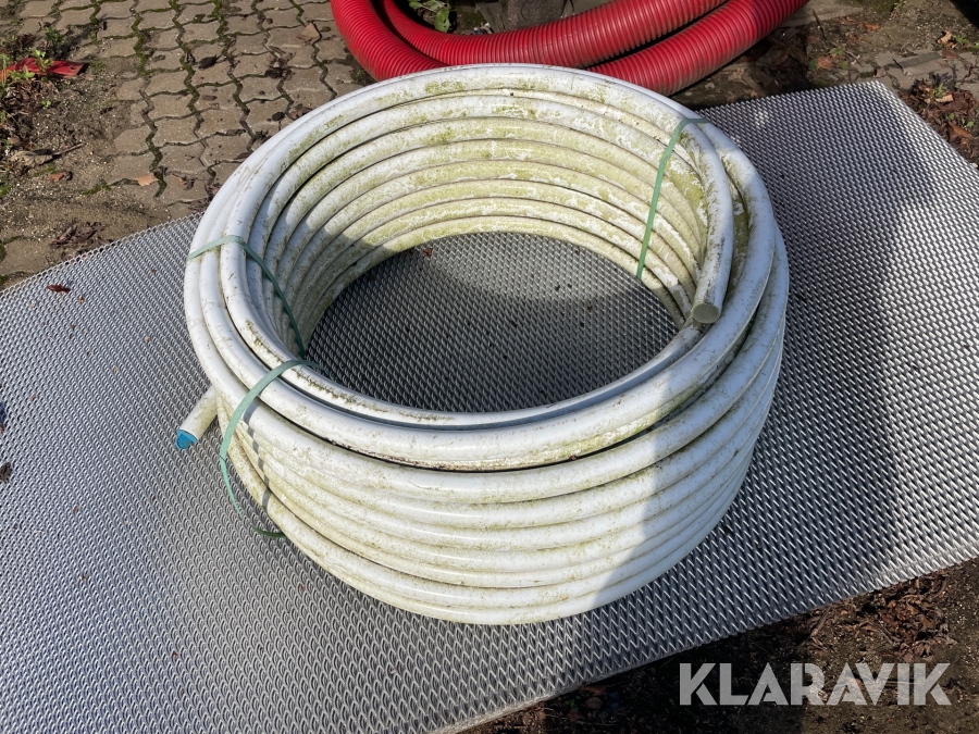 Plastik rør ca 30 meter