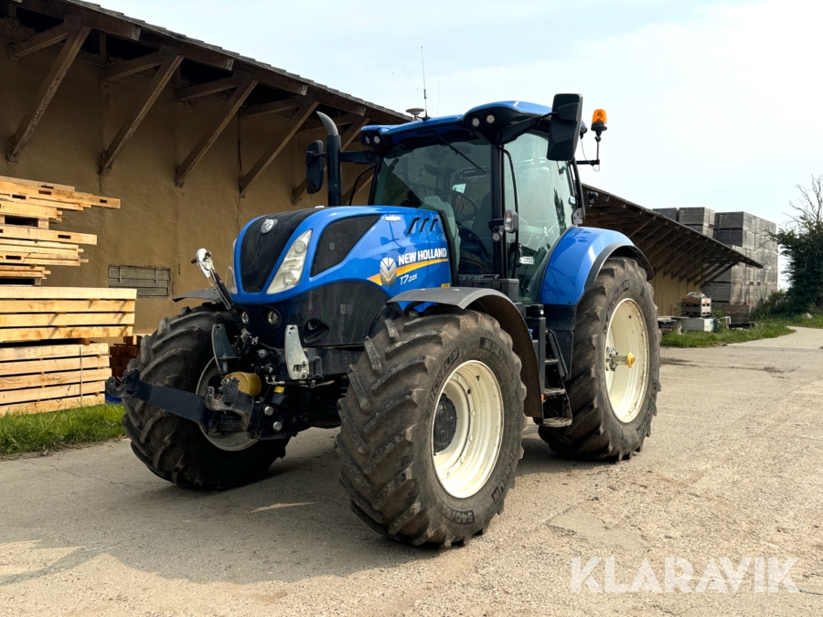 Traktor New Holland T7.225 AC