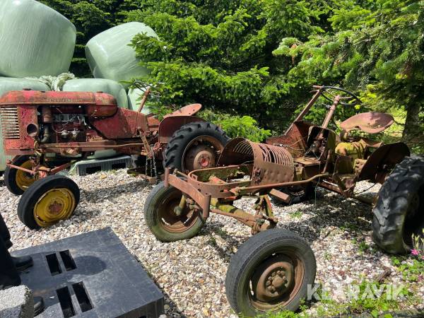 Veteran traktor Massey Harris