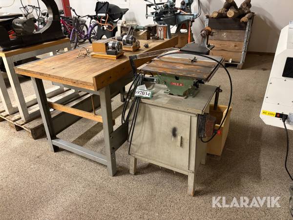 Filebænk med diverse værktøj