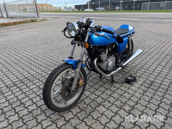 Motorcykel Suzuki GSX 250