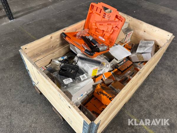 Lot - Paslode sømpistol, ladere og rustfri søm