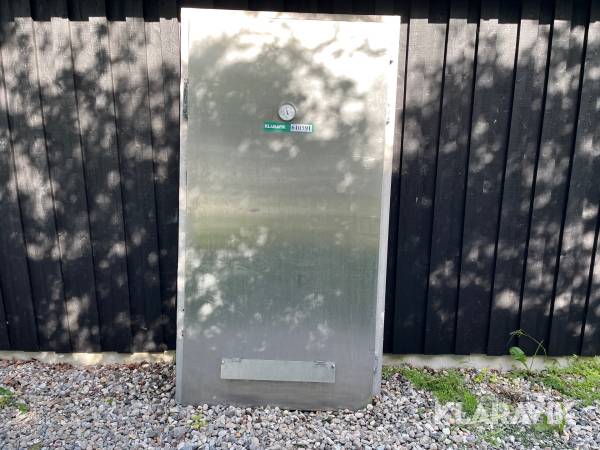 Rustfriståldør med karm