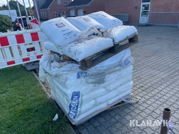 Urea vejsalt 25kg x 35 styk