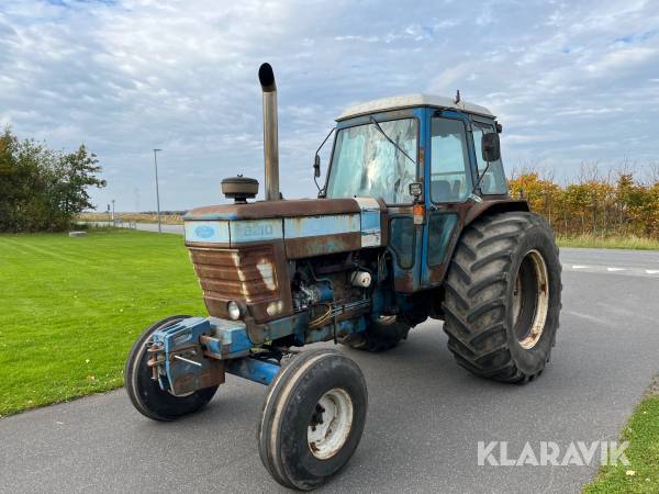 Traktor Ford 8210