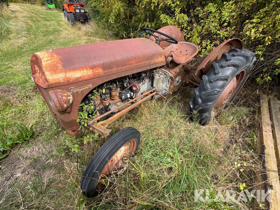 Traktor Massey Ferguson Tea 20