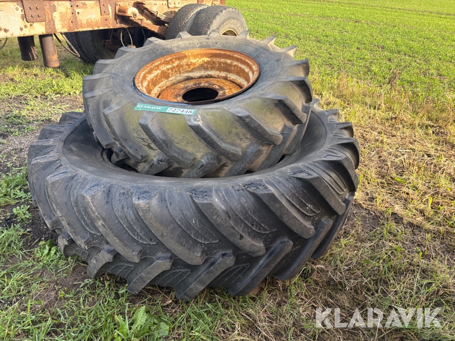 Dæk og hjul 14.9 R24 og 18.4 R38 2 styk