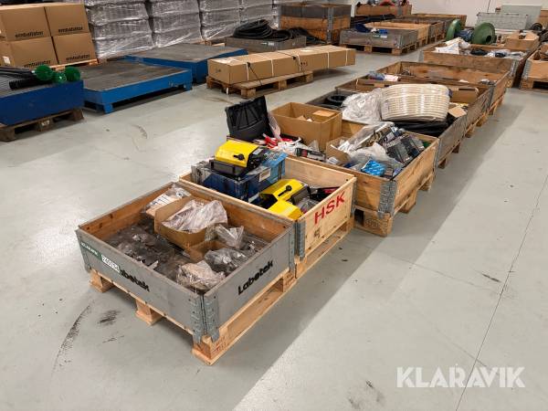 Samlet lot med industrikomponenter