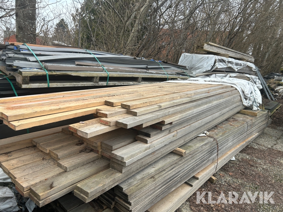 Fyrtræ 380 løbende meter cirka 83–127 styk