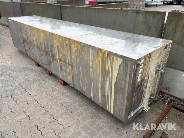 Rustfri tank - 2,5 kubikmeter