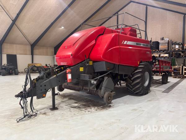Bigballepresser Massey Ferguson 2190 med Ballevogn