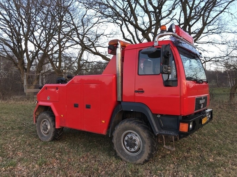 MAN  4x4 ( UNIMAN ) bjærgningskøretøj