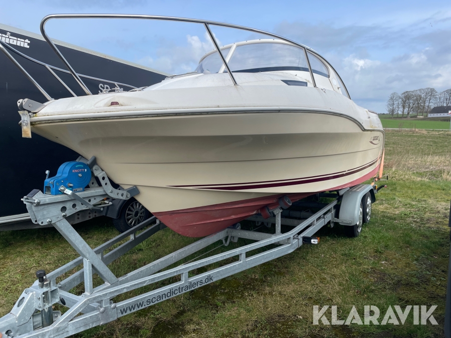 Båd QuickSilver 650 Diesel med bådtrailer