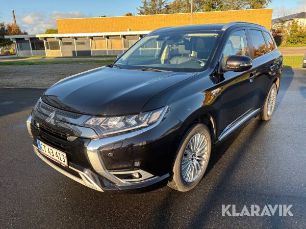 Personbil Mitsubishi Outlander PHEV Plug-in hybrid Benzin