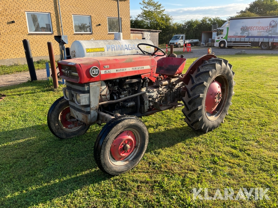 Veterantraktor Massey Ferguson 130 SNMY