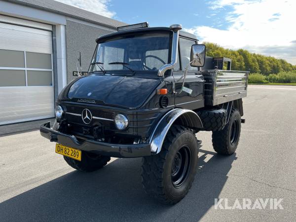 Veteranlastbil Mercedes-Benz Unimog 406 6 cylindret 5.6L