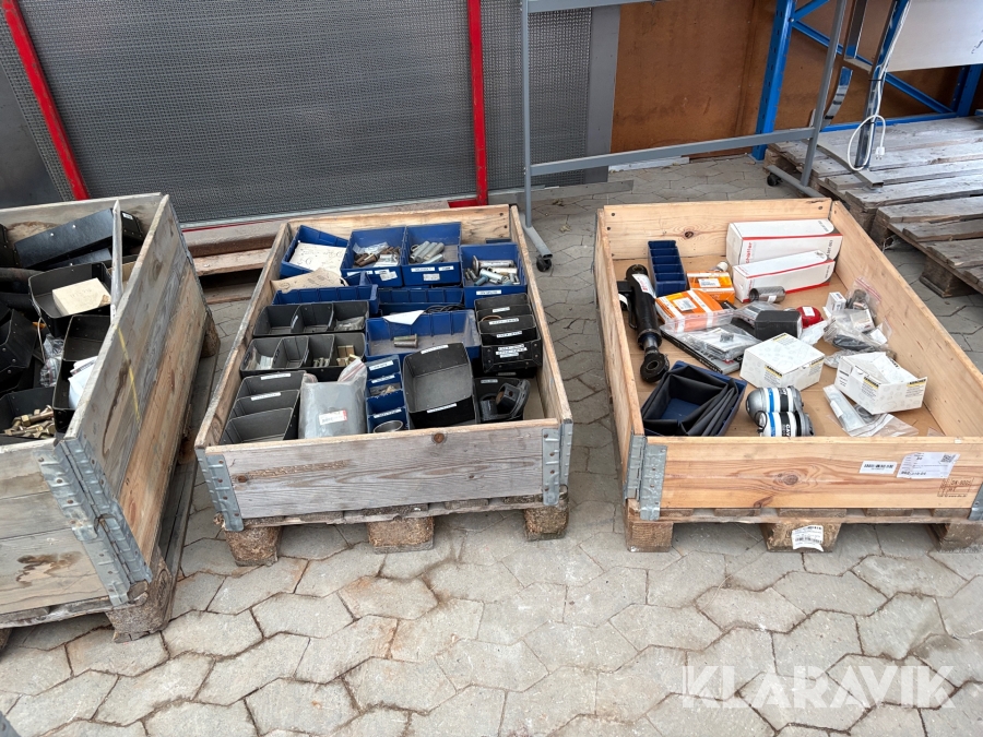 6 Paller med assorteret reservedele bl.a. kuglelejre