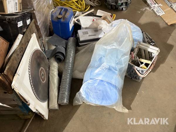 Lot bestående af forskelligt håndværktøj, materialer 