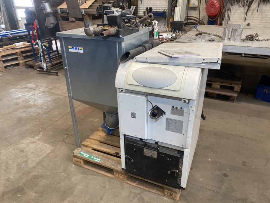 Pillefyr med magasin