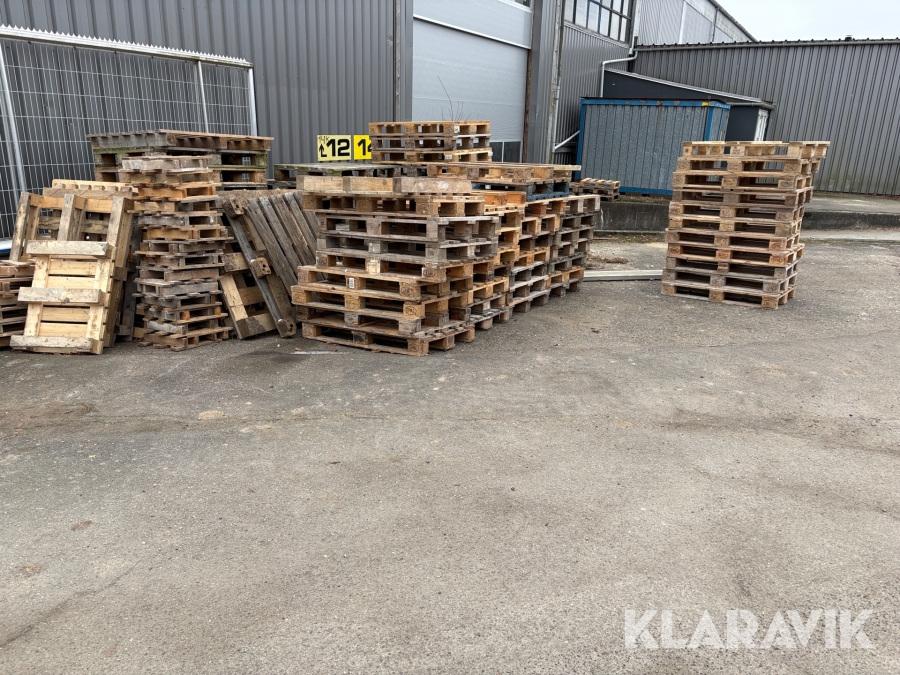 Paller ca70 styk plus diverse assorteret størrelser