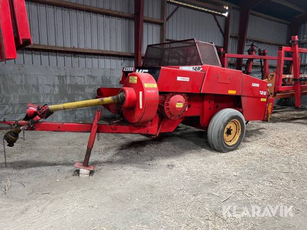 Ballepresser Massey Ferguson 128