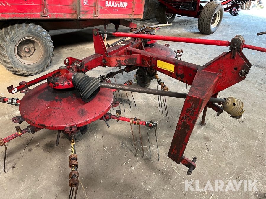 Hø river New Holland 254