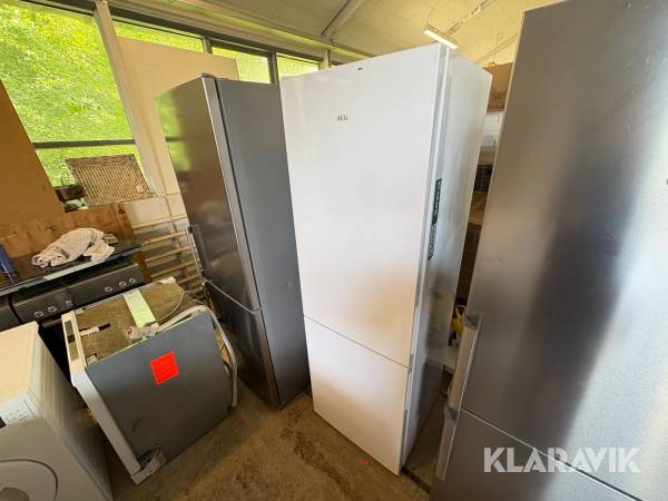 Køle/frys skab AEG RCB632E4MW