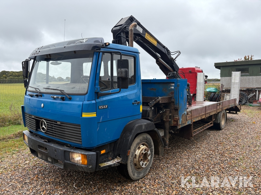 Lastbil Mercedes-Benz 1517 med HIAB kran