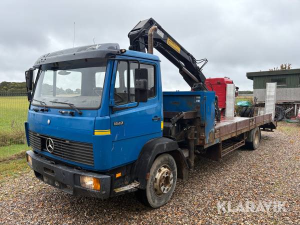 Lastbil Mercedes-Benz 1517 med HIAB kran