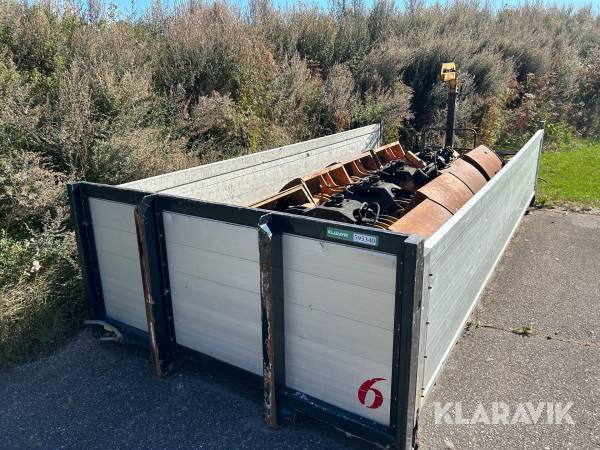 Lastbilscontainer med grabbe