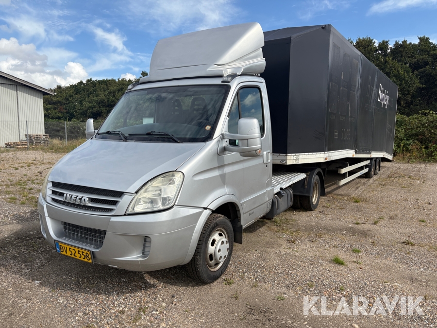 Lille lastbil med hænger Iveco