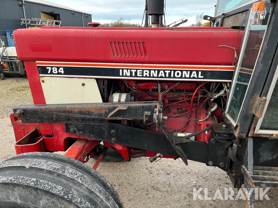 Traktor IH 784, Holbæk, Klaravik auktioner
