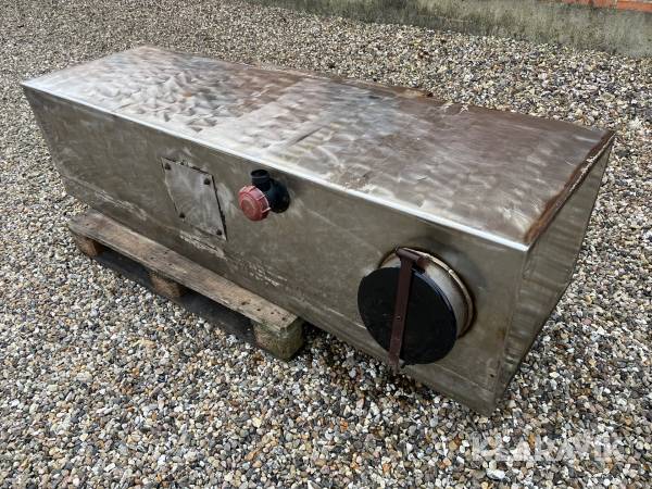 Rustfri tank specialfremstillet